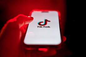 TikTok’s $14 billion valuation in Trump deal stuns investors | Trump’s TikTok deal payment crit…