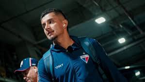 Titular do Fortaleza foi contratado pelo Cruzeiro e desistiu após o anúncio | Recuperado de les…