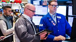 Dow drops 600 points, S&P 500 falls for a fourth day as tech slumps, bitcoin briefly dips below $…