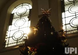 Photo: Christmas Tree and Neapolitan Baroque Creche at Met Fifth Avenue – NYP20251201126 | The Me…