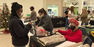 Volunteer to help the HSEC for their annual Gift Wrapping Fundraiser this holiday season | Pet ne…