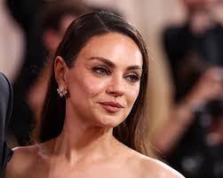 Mila Kunis’ First Golden Globes Appearance in Over a Decade Shows Her Unexpected Comeback | Mil…