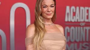 LeAnn Rimes Stuns in Corset Dress While Promoting New Single ‘Wild Things Run’ | LeAnn Rimes drop…