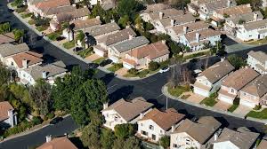 Mortgage rates just dropped below 6%, matching lowest level since 2022 | Mortgage lenders with th…