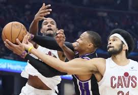 With health trending up, Cavs begin playoff build with practice time they lacked last year | Is E…