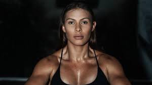 ‘Fighting Mum’ Che Kenneally eyes undisputed heavyweight title | Danielle Perkins KOs Che Ken…