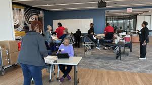 First blood drive at Bronzeville clinic highlights need for diverse donor pool | Northwestern Med…