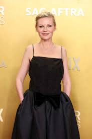Kirsten Dunst Ditches Signature Hair at Actor Awards 2026 and Looks So Different With a Coquette-…