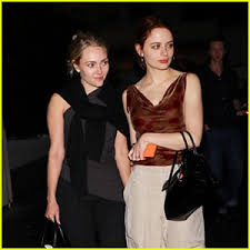 ‘The Act’ Stars Joey King & AnnaSophia Robb Reunite for Night Out in L.A. | ‘The Act’ Stars Joey …