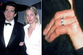 Where Is Carolyn Bessette’s Engagement Ring Now? | Why Carolyn Bessette Kennedy’s Sapphire an…