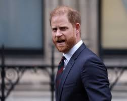An angry prince and leaky friends: key moments in the Daily Mail hacking trial | Prince Harry’s l…