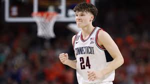 He grew up a Michigan fan. Now he stands in the Wolverines’ way of an NCAA title. | Mullins fam…