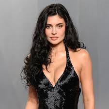 Kylie Jenner Gives Tour of Her Family’s Jaw-Dropping Palm Springs Home | Kylie Jenner’s house t…