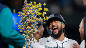 Mariners 8-7 Astros (Apr 11, 2026) Game Recap | Need a walk-off hero? That’s Crawford’s comfort z…