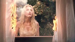 Sydney Sweeney Antagonizes Amber Heard In John Carpenter’s Forgotten Thriller | Johnny Depp Goe…