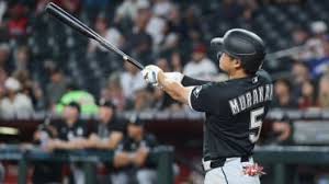 To the moon! Murakami homers in 4th straight game in historic start | Munetaka Murakami, as Adver…