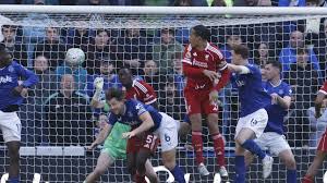 Van Dijk kopt Liverpool in laatste minuut voorbij stadsrivaal Everton | Live Premier League | Bek…