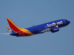 A cross-country Southwest flight’s windshield cracked at 37,000 feet and forced a diversion | Sou…