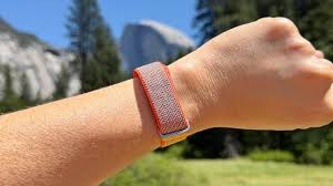 Fitbit Air Review: Is It Really a Smartwatch Killer? | Google’s Fitbit Air Gives Whoop Some Ser…