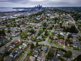 Perfect storm hits Seattle-area housing market | Puget Sound-area homebuyers hang back amid econo…