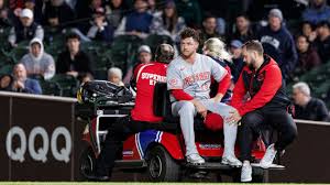 Reds closer Emilio Pagan carted off with hamstring injury | Reds lose closer Emilio Pagán to inj…