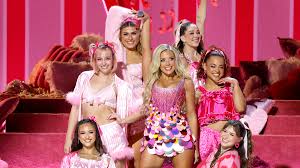 Watch Megan Moroney’s Jaw Drop When She Sees ‘Crazy’ ‘Cloud 9 Tour’ Stage | Megan Moroney reacts …