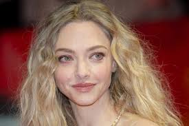 Amanda Seyfried Wept After Learning to Play the Entirety of Joni Mitchell’s ‘Blue’ Album | …