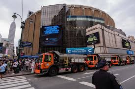 Concertgoer, 51, falls to his death during Goose show at Madison Square Garden: police | ‘Bloodba…