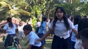 Philippines: School structure collapses during quake | 32,000 people displaced by the Philippine …