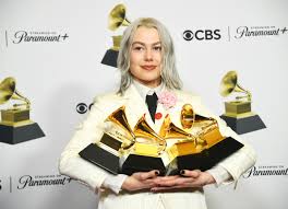 Phoebe Bridgers Ditched the Internet to Hype Up Her New Music. It’s Working | Hundreds line up …