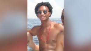 A teen football player’s death has sparked scrutiny and speculation. Here’s what’s happenin…