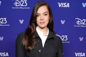Hailee Steinfeld Makes First Glam Appearance Since Welcoming Daughter with Josh Allen in Sleek Lo…