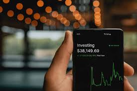 Webull Climbs 7% Ahead of Q2 Earnings, Robinhood Gains 7% on Tokenization Push | Webull stock jum…
